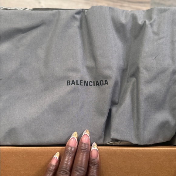 Authentic Balenciaga Speed Sneaker (Women) - Picture 3 of 7